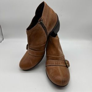 OTBT Distressed Tan Eldorado Booties Ankle Boots size 9